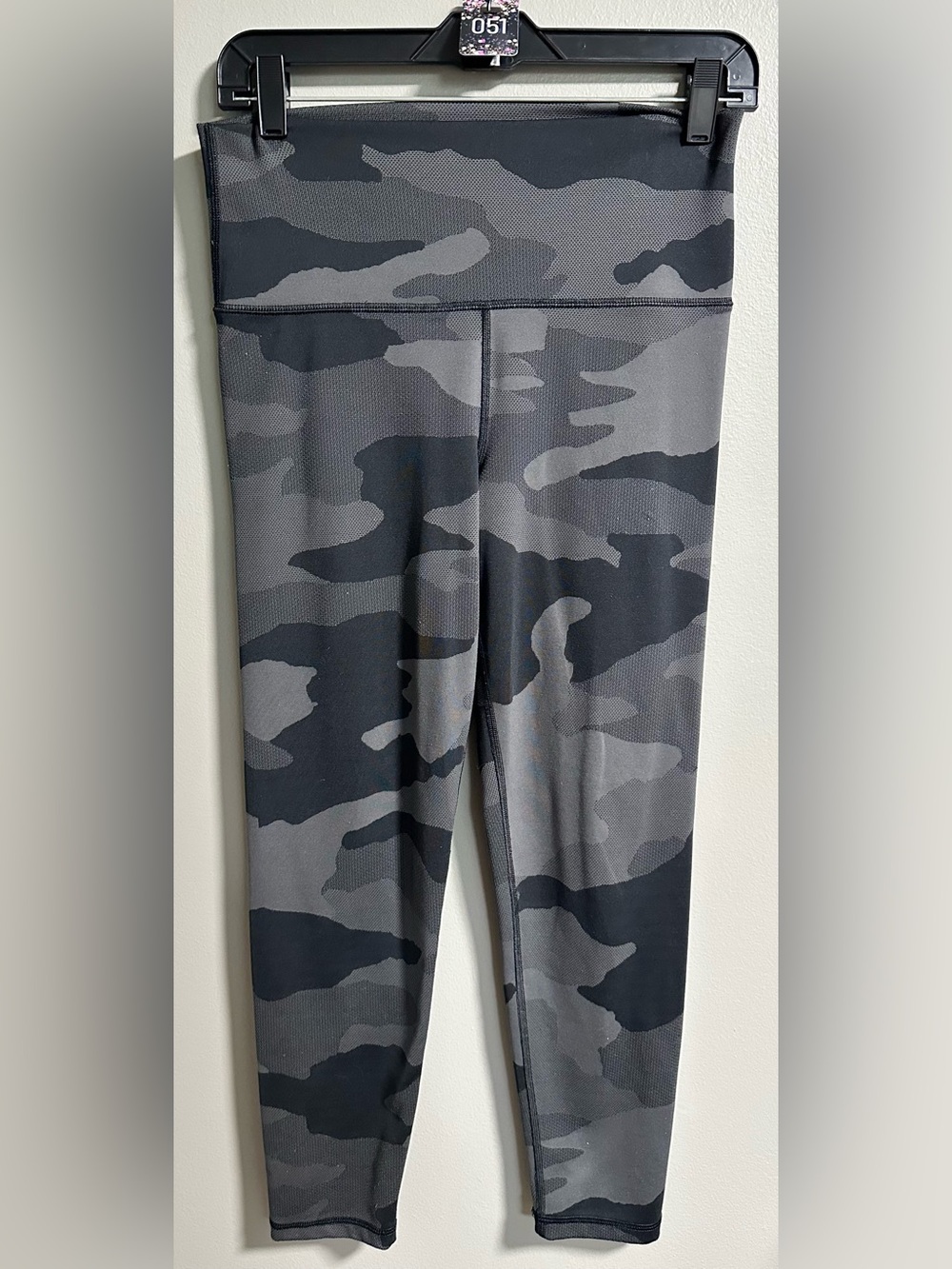 Aerie Gray & Black Camo High-Waist Leggings Large